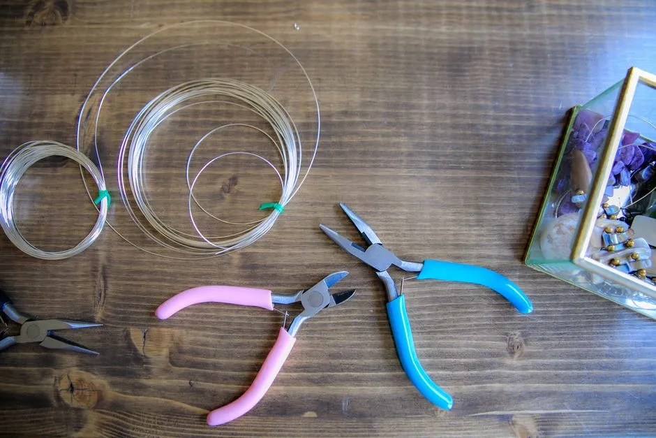 Jump Rings Guide: Sizes, Gauges, and Secure Closure